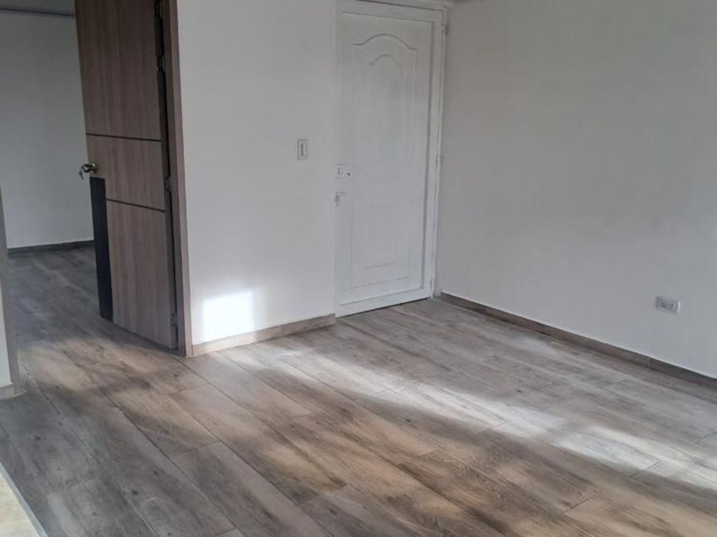Casa de 6 alcobas en venta en Ospina Perez Sur, Bogotá, 320 m² · foto 6 de 15