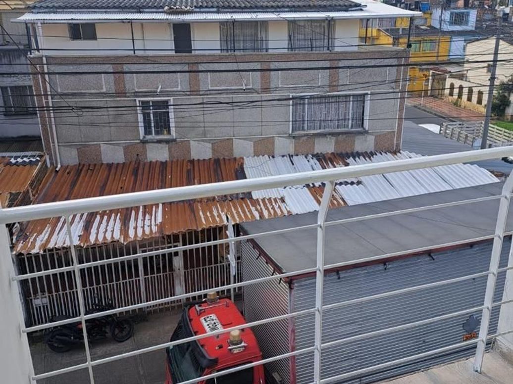 Casa de 6 alcobas en venta en Ospina Perez Sur, Bogotá, 320 m² · foto 2 de 15