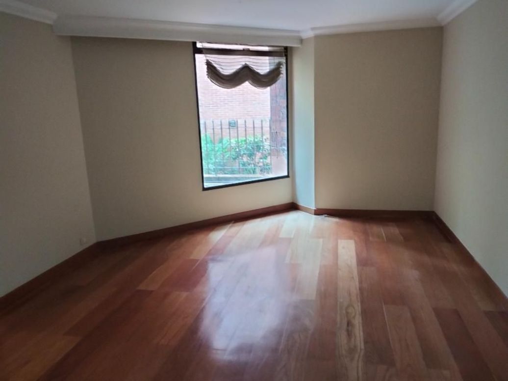 Apartamento de 3 alcobas en arriendo en Los Rosales, Bogotá, 207 m² · foto 4 de 20