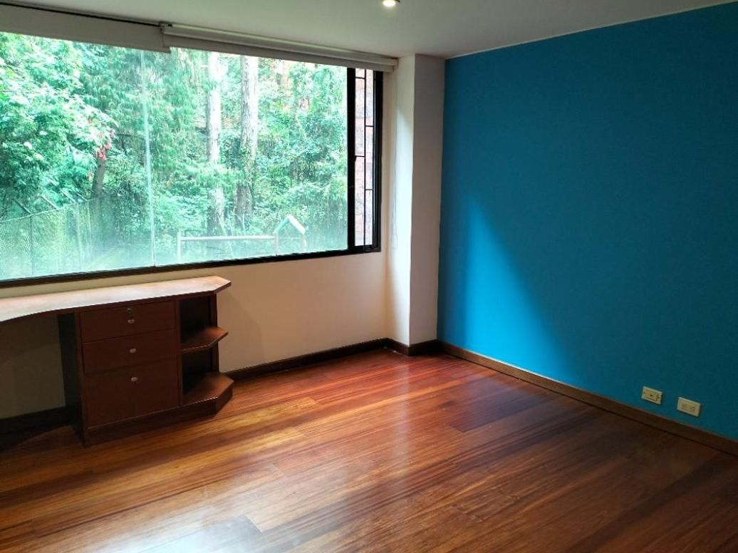 Apartamento de 3 alcobas en arriendo en Los Rosales, Bogotá, 207 m² · foto 14 de 20