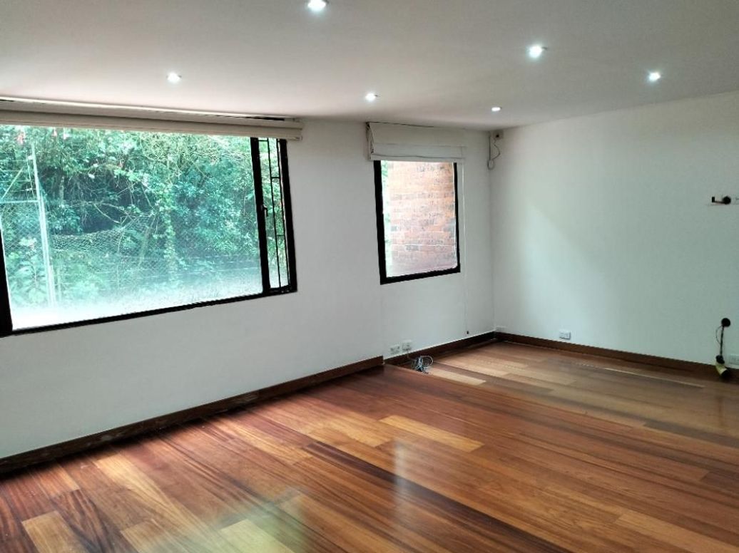 Apartamento de 3 alcobas en arriendo en Los Rosales, Bogotá, 207 m² · foto 19 de 20