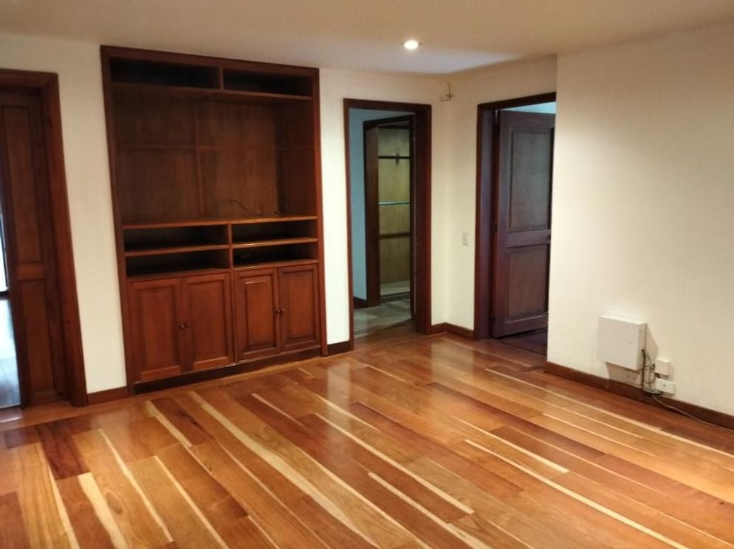 Apartamento de 3 alcobas en arriendo en Los Rosales, Bogotá, 207 m² · foto 12 de 20