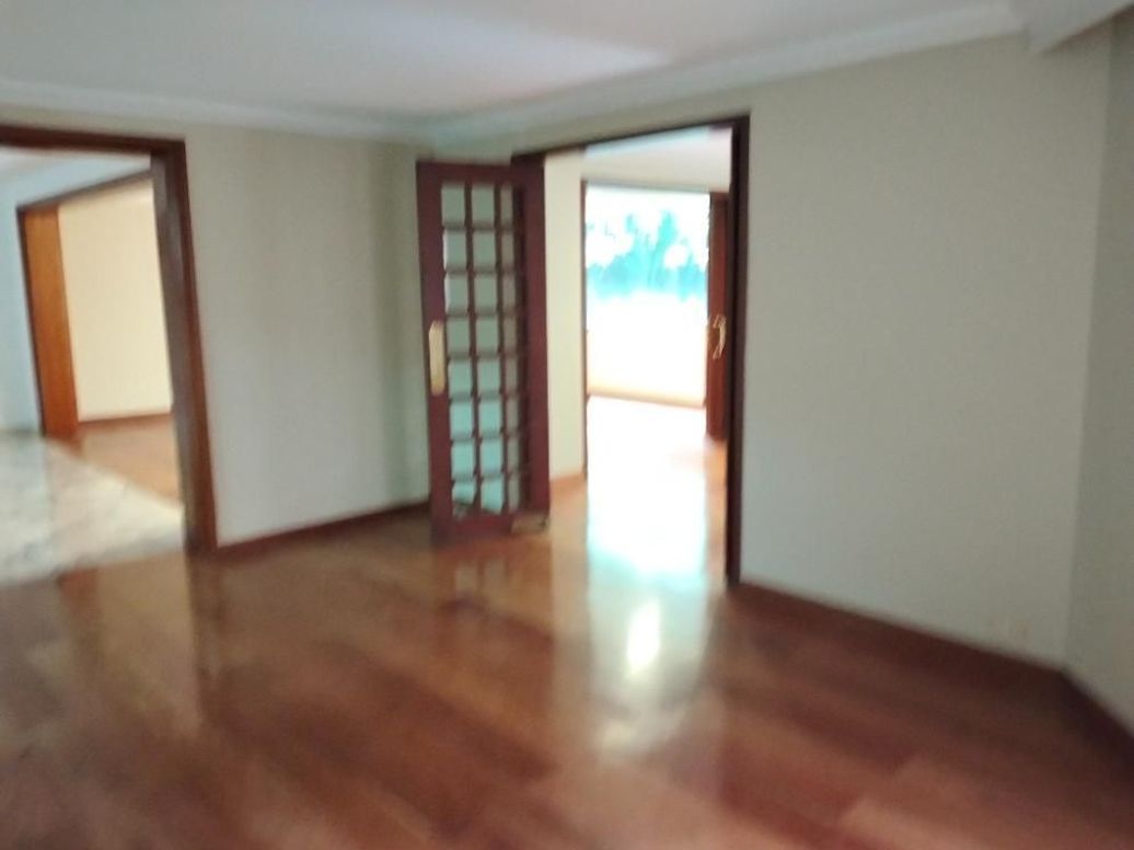 Apartamento de 3 alcobas en arriendo en Los Rosales, Bogotá, 207 m² · foto 5 de 20