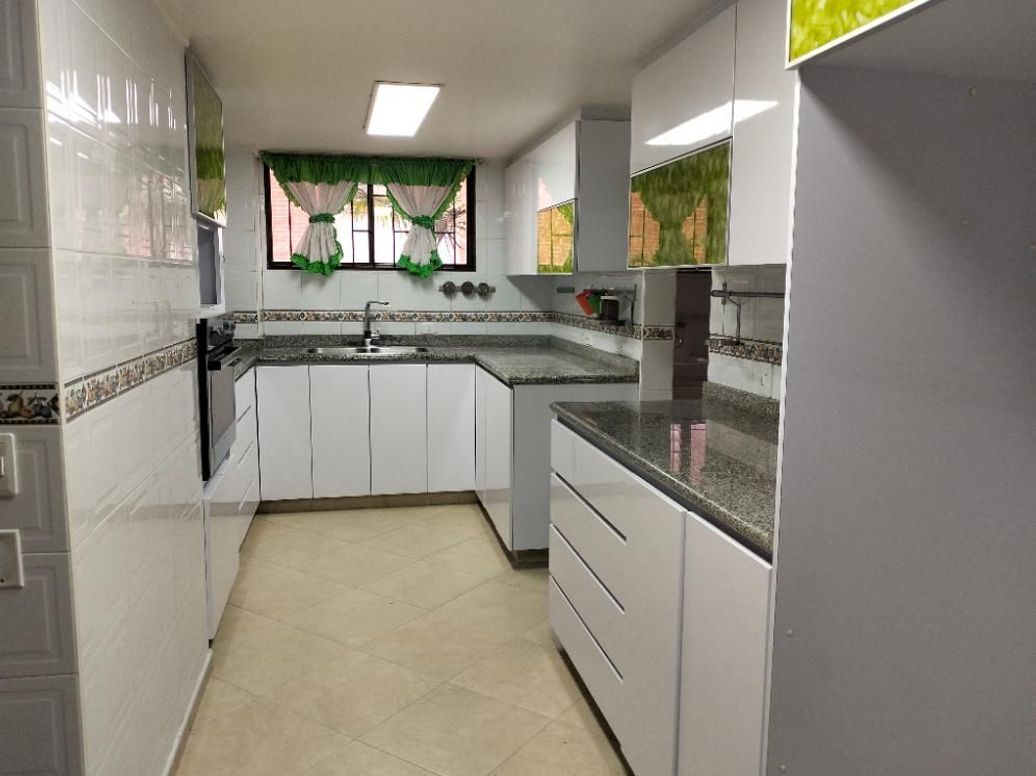 Apartamento de 3 alcobas en arriendo en Los Rosales, Bogotá, 207 m² · foto 6 de 20