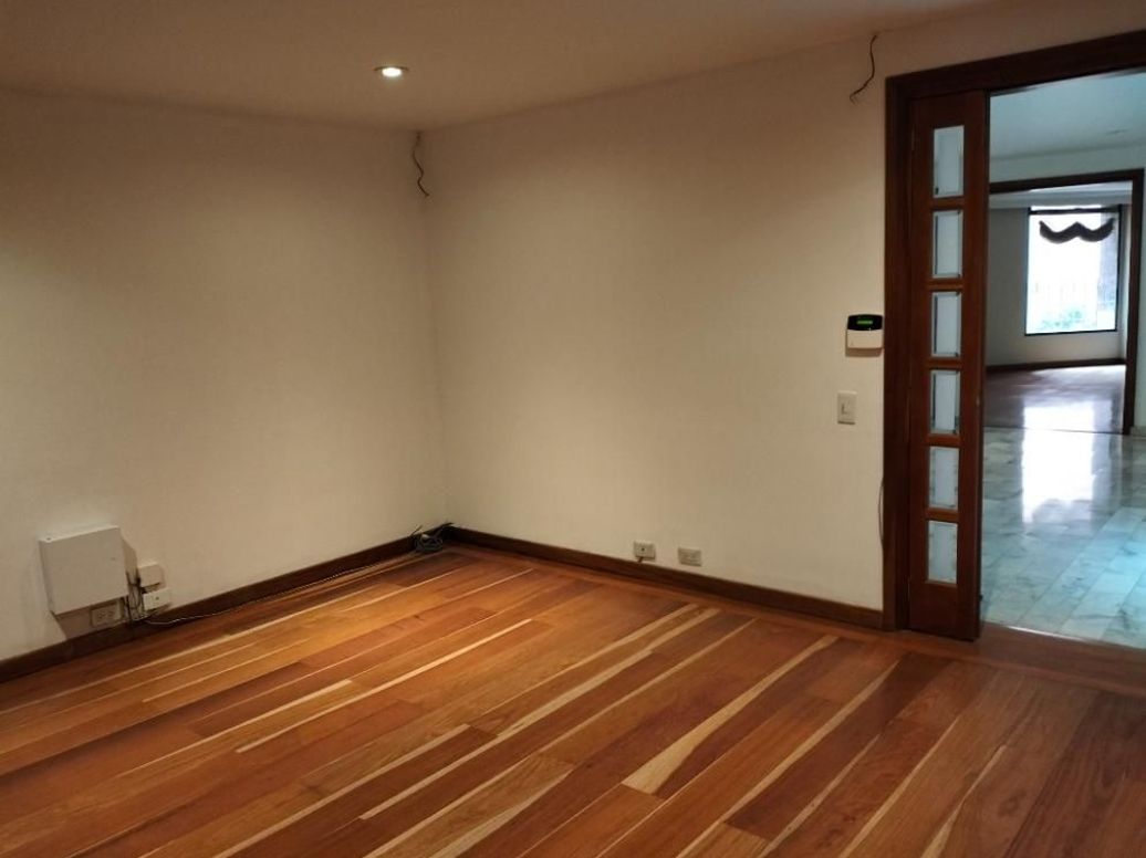 Apartamento de 3 alcobas en arriendo en Los Rosales, Bogotá, 207 m² · foto 13 de 20