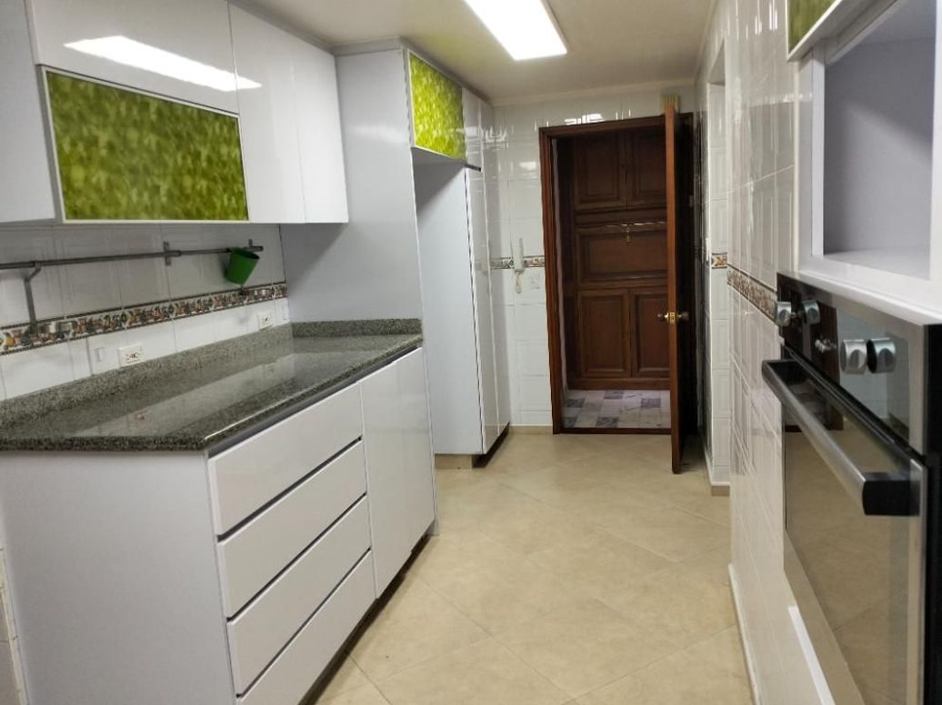 Apartamento de 3 alcobas en arriendo en Los Rosales, Bogotá, 207 m² · foto 8 de 20