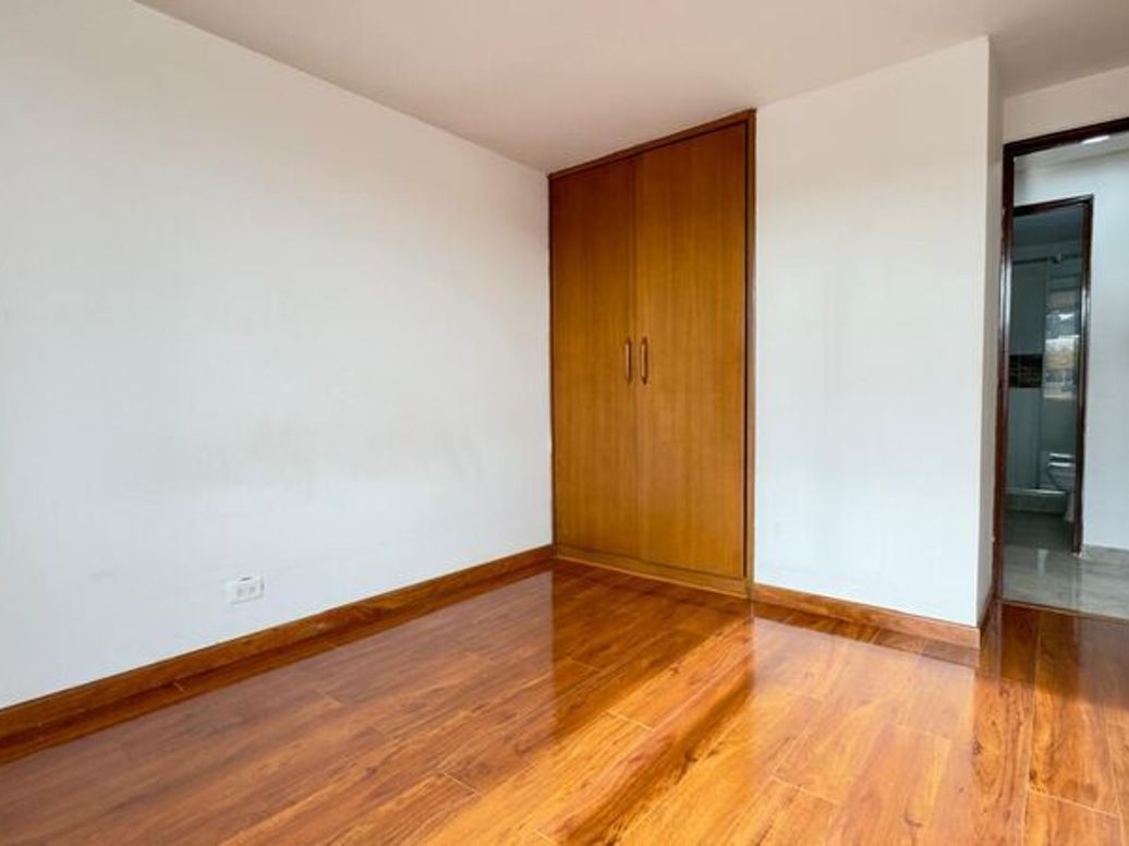 Apartamento de 3 alcobas en venta en Prado Veraniego Norte, Bogotá, 89 m² · foto 8 de 11