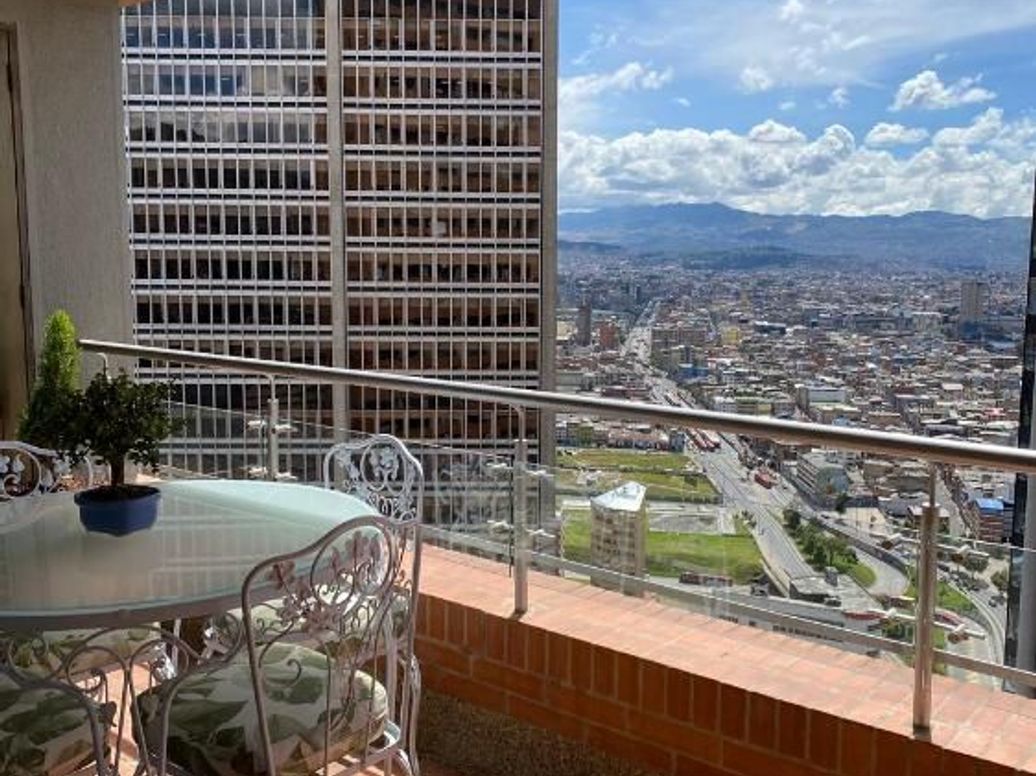 Apartamento de 3 alcobas en venta en Samper, Bogotá, 134 m² · foto 2 de 20