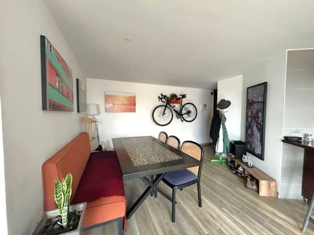 Apartamento de 2 alcobas en venta en Los Rosales, Bogotá, 81 m² · foto 9 de 18