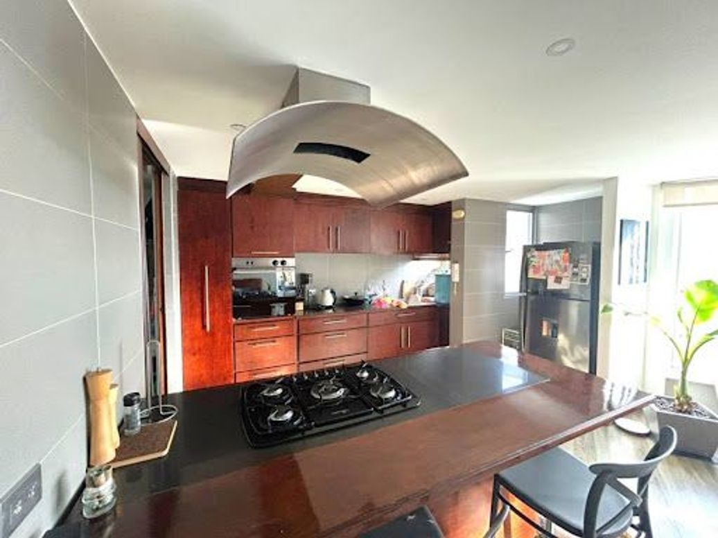 Apartamento de 2 alcobas en venta en Los Rosales, Bogotá, 81 m² · foto 11 de 18