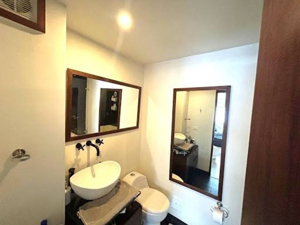 Apartamento de 2 alcobas en venta en Los Rosales, Bogotá, 81 m² · foto 7 de 18