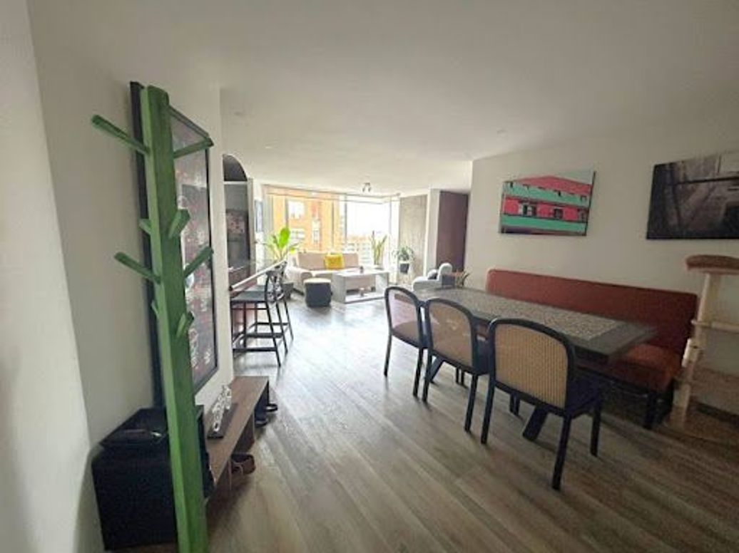 Apartamento de 2 alcobas en venta en Los Rosales, Bogotá, 81 m² · foto 4 de 18