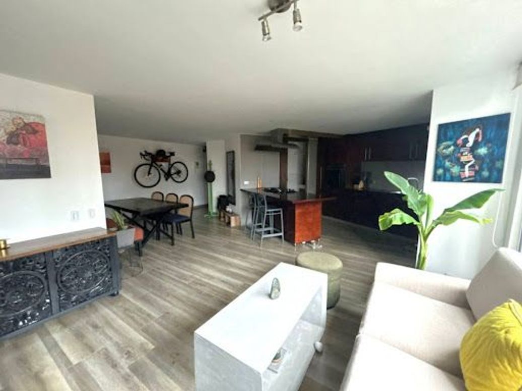 Apartamento de 2 alcobas en venta en Los Rosales, Bogotá, 81 m² · foto 3 de 18