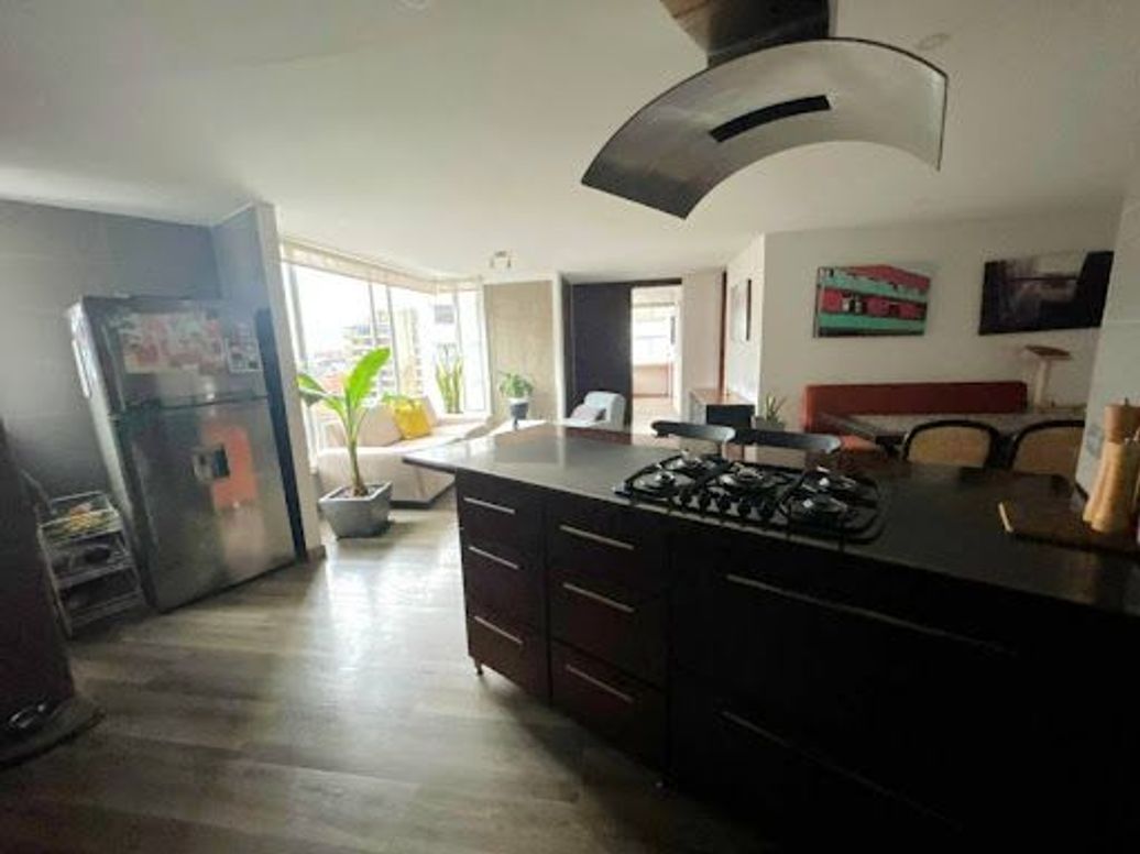 Apartamento de 2 alcobas en venta en Los Rosales, Bogotá, 81 m² · foto 12 de 18