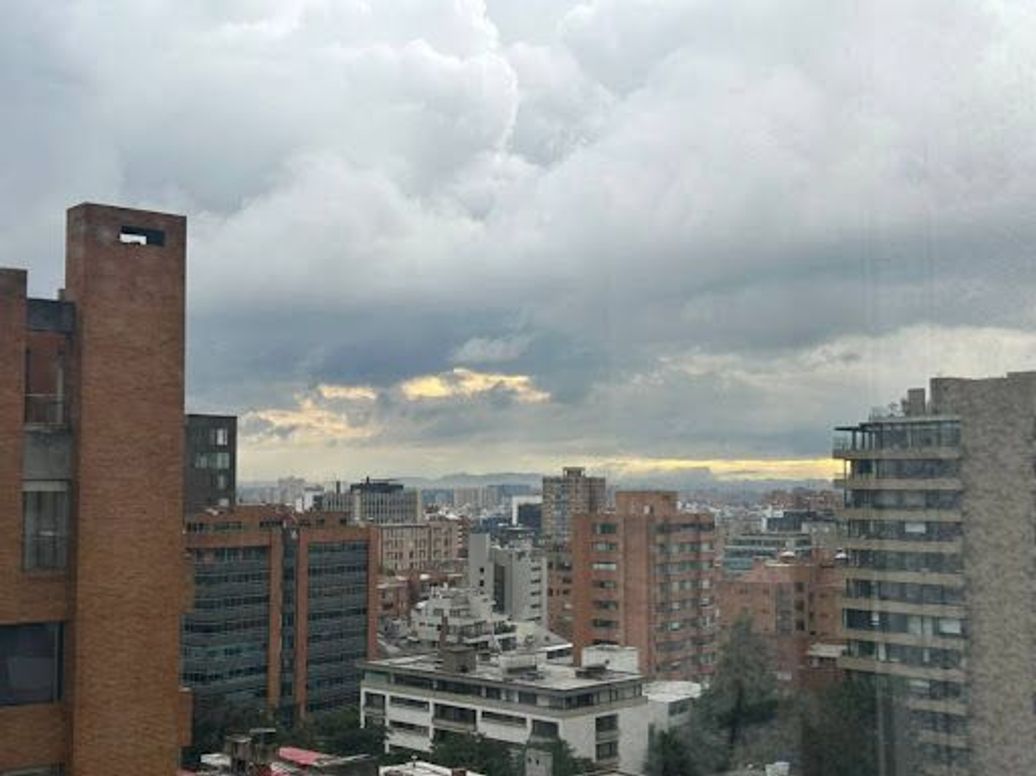 Apartamento de 2 alcobas en venta en Los Rosales, Bogotá, 81 m² · foto 13 de 18