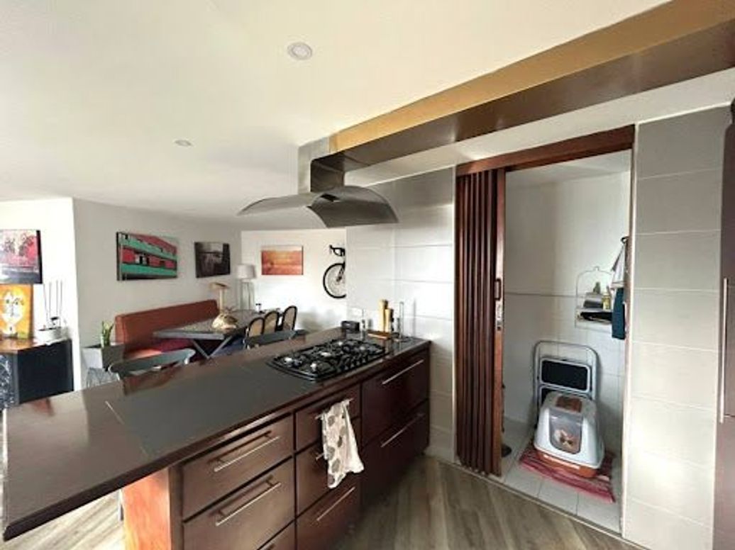 Apartamento de 2 alcobas en venta en Los Rosales, Bogotá, 81 m² · foto 10 de 18