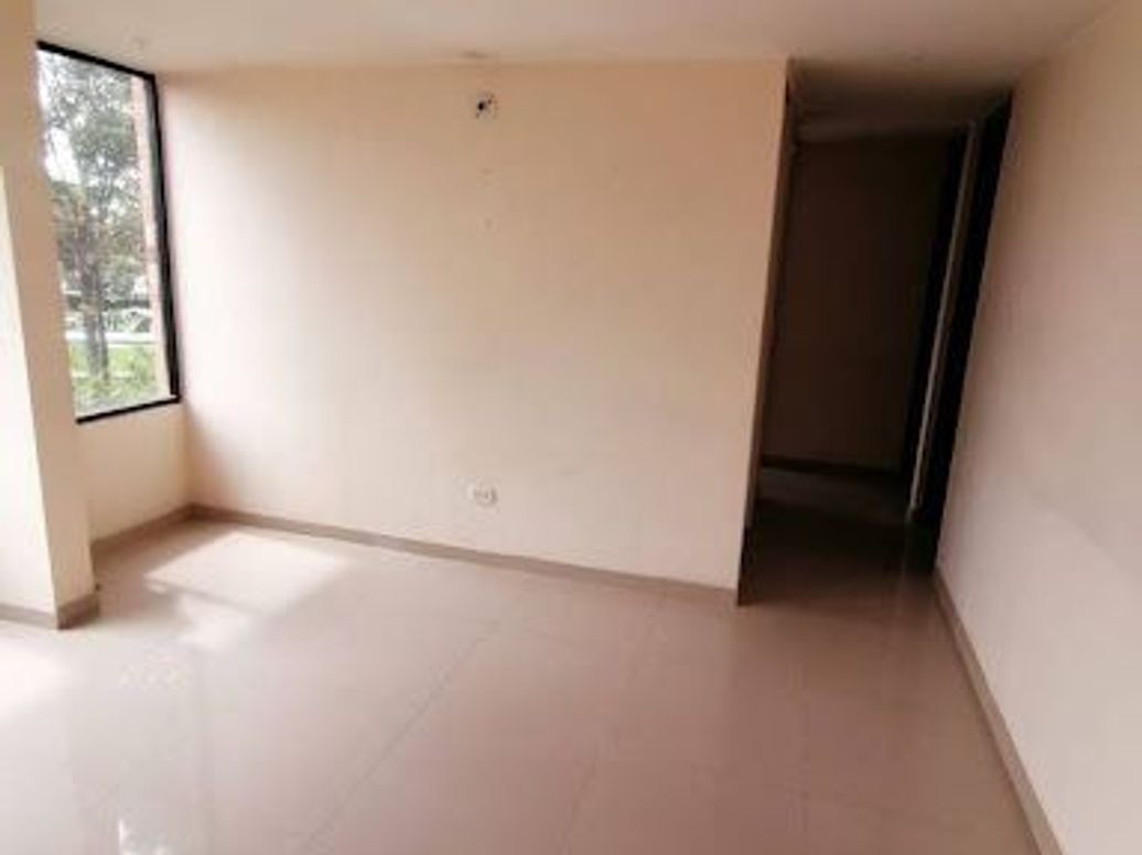 Apartamento de 3 alcobas en venta en El Pinar, Bogotá, 60 m² · foto 3 de 16