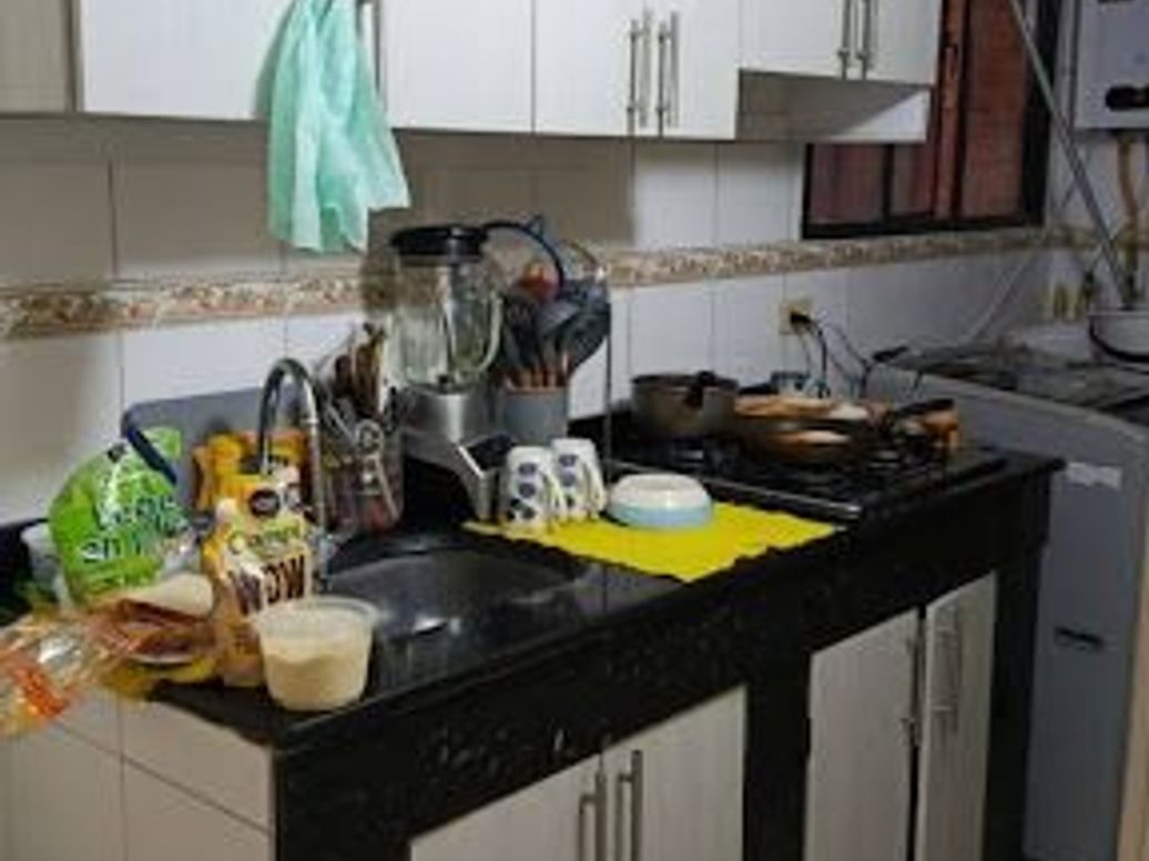 Apartamento de 3 alcobas en venta en El Pinar, Bogotá, 60 m² · foto 2 de 16