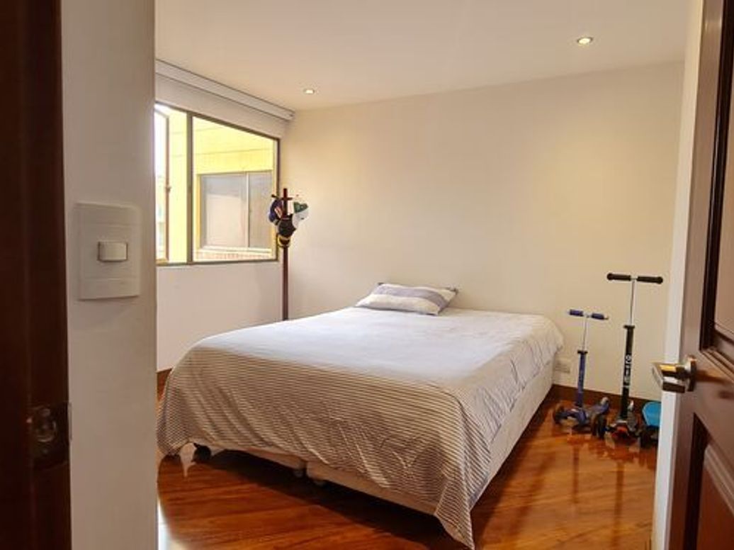 Apartamento de 4 alcobas en venta en Molinos Norte, Bogotá, 234 m² · foto 11 de 19