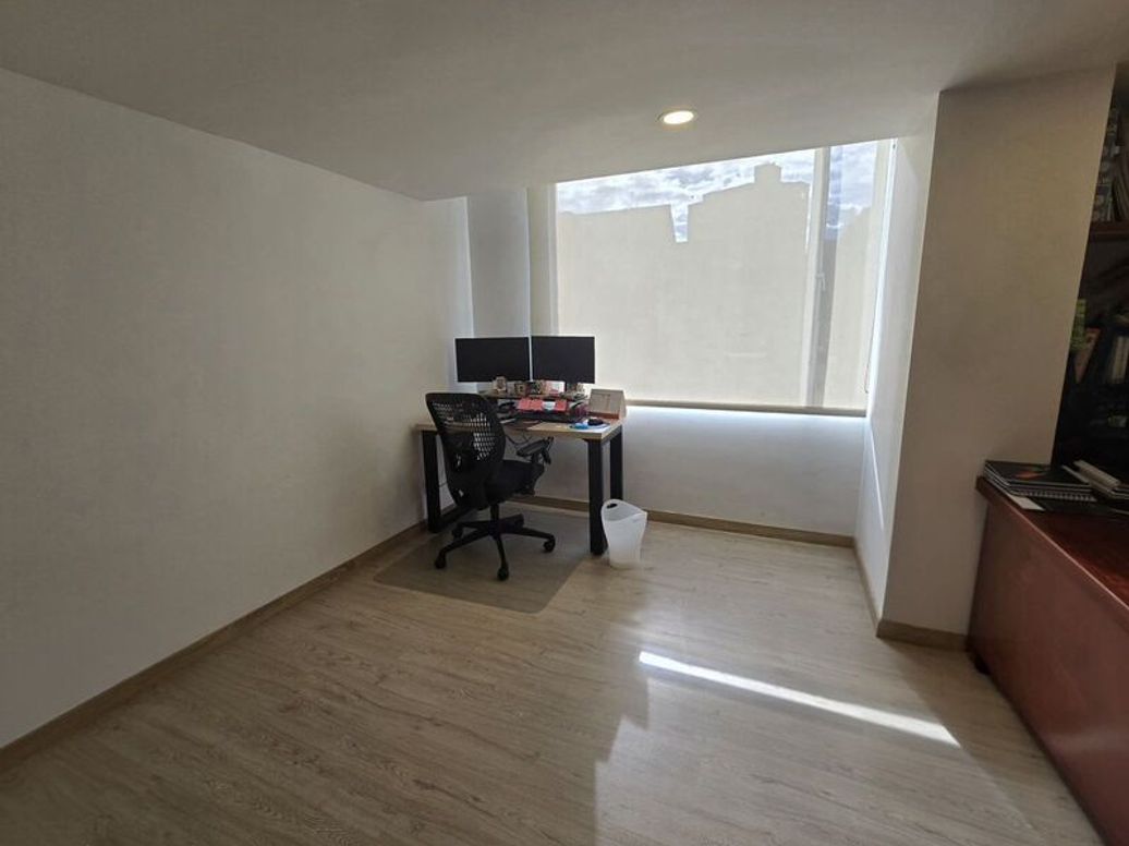 Apartamento de 3 alcobas en venta en Club De Los Lagartos, Bogotá, 190 m² · foto 7 de 13