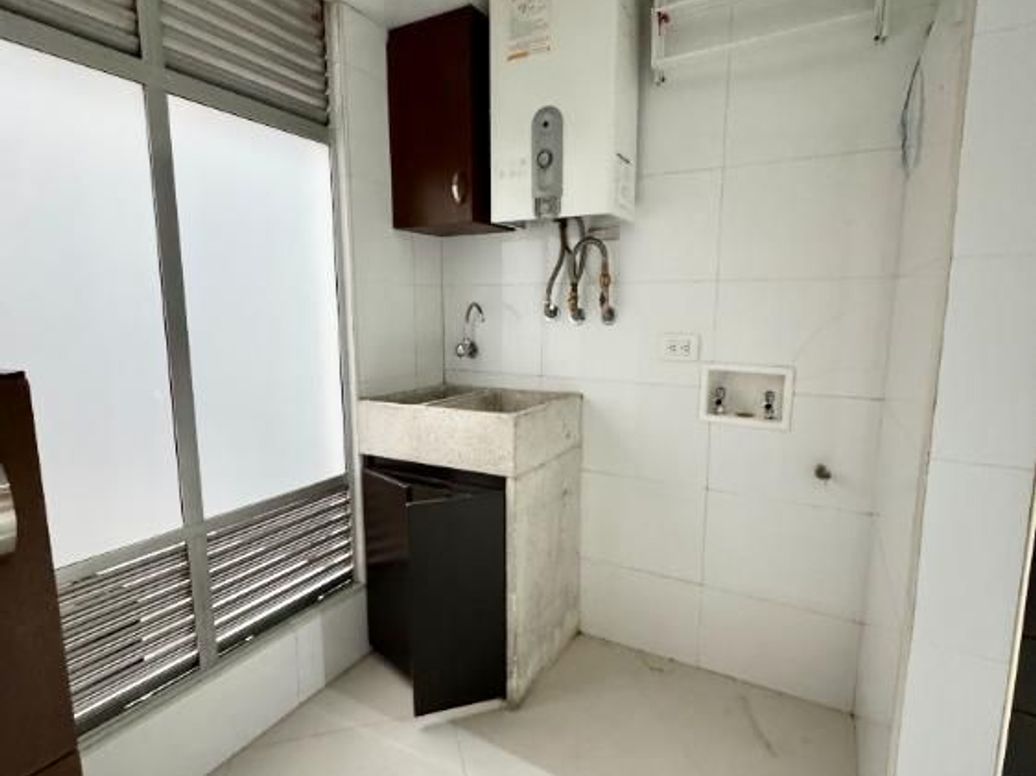 Apartamento de 3 alcobas en venta en Molinos Norte, Bogotá, 138 m² · foto 11 de 20