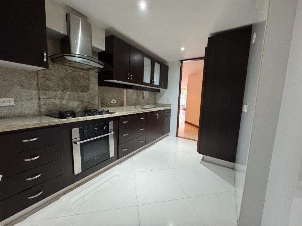 Apartamento de 3 alcobas en venta en Molinos Norte, Bogotá, 138 m² · foto 10 de 20