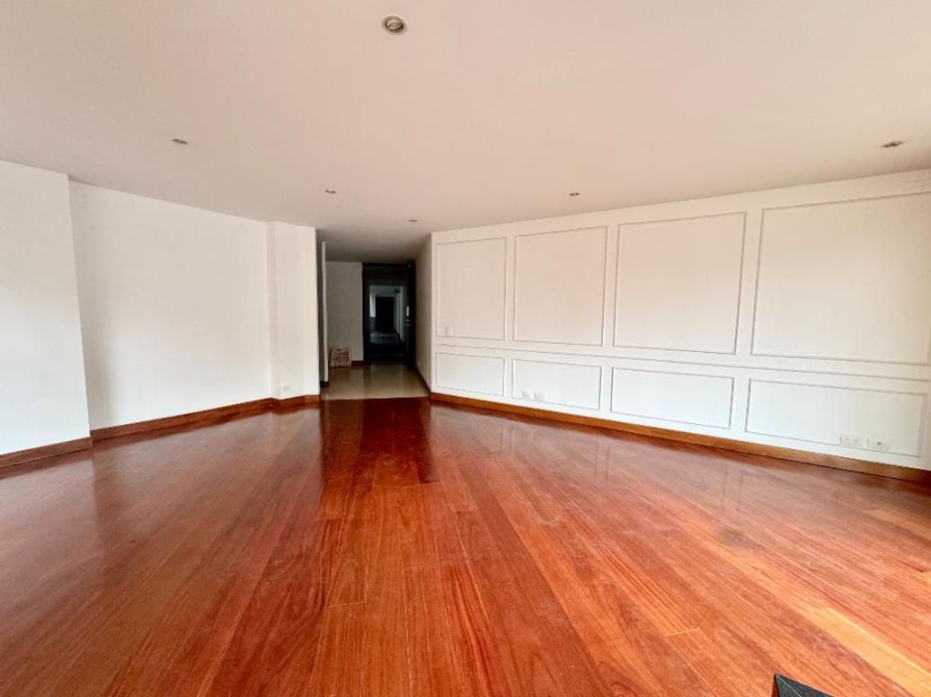 Apartamento de 3 alcobas en venta en Molinos Norte, Bogotá, 138 m² · foto 3 de 20