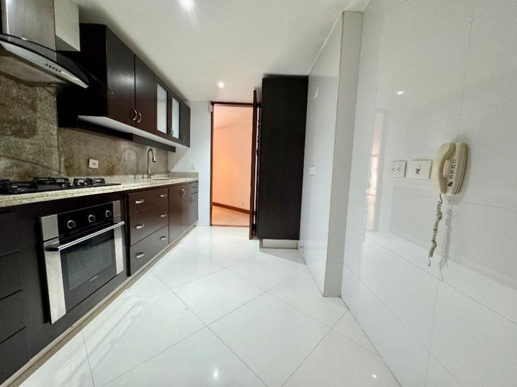 Apartamento de 3 alcobas en venta en Molinos Norte, Bogotá, 138 m² · foto 14 de 20