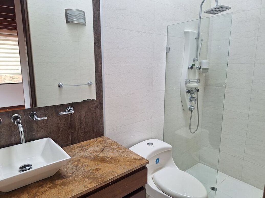 Casa de 5 alcobas en venta en San José De Bavaria, Bogotá, 550 m² · foto 19 de 20