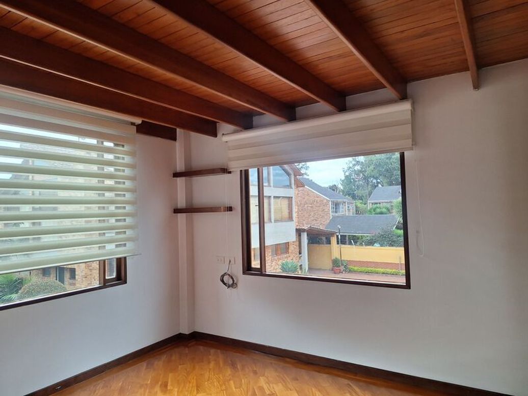 Casa de 5 alcobas en venta en San José De Bavaria, Bogotá, 550 m² · foto 16 de 20