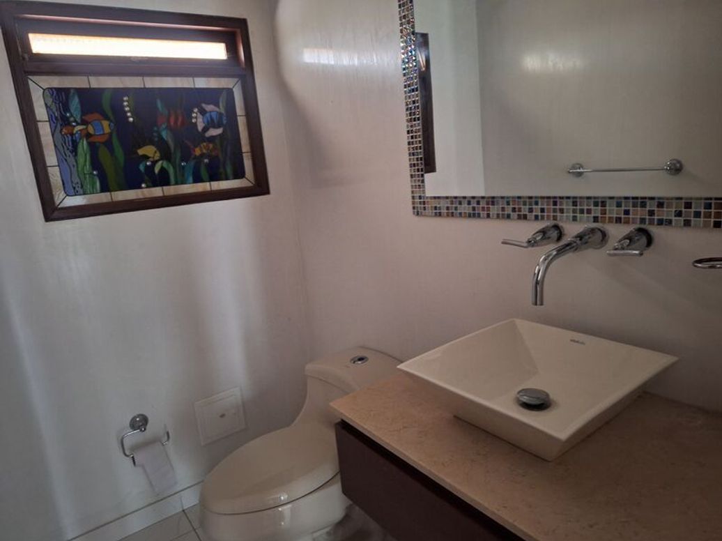 Casa de 5 alcobas en venta en San José De Bavaria, Bogotá, 550 m² · foto 4 de 20