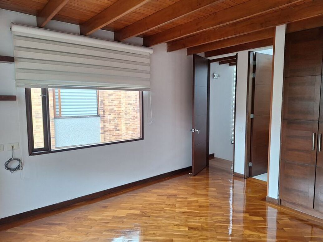 Casa de 5 alcobas en venta en San José De Bavaria, Bogotá, 550 m² · foto 17 de 20