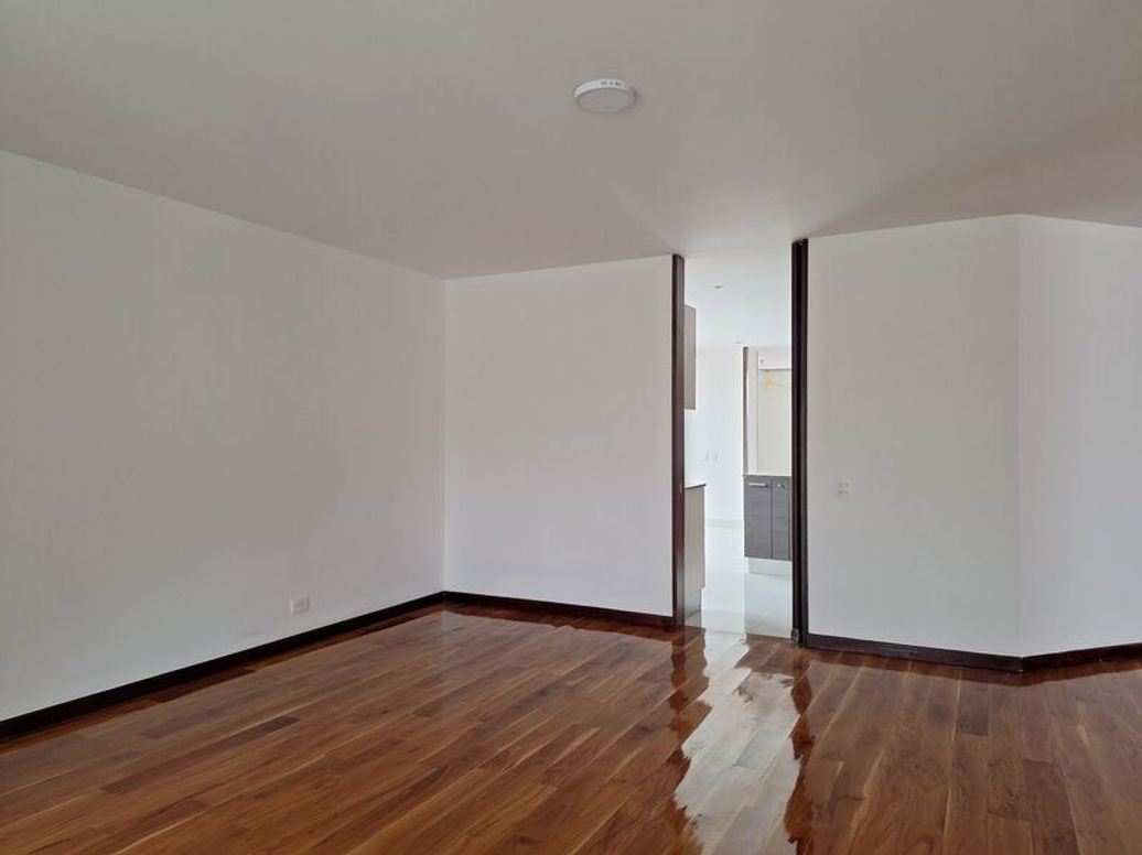 Casa de 5 alcobas en venta en San José De Bavaria, Bogotá, 550 m² · foto 5 de 20