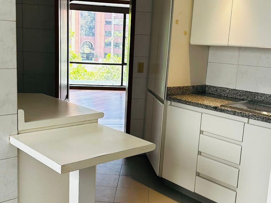 Apartamento de 3 alcobas en venta en Chico Norte Et. Iii, Bogotá, 130 m² · foto 17 de 20