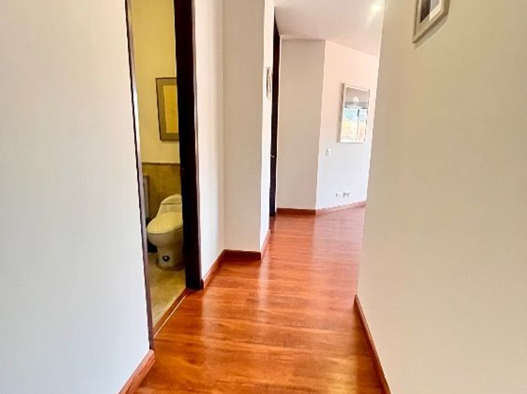Apartamento de 3 alcobas en venta en San Patricio, Bogotá, 126 m² · foto 2 de 20