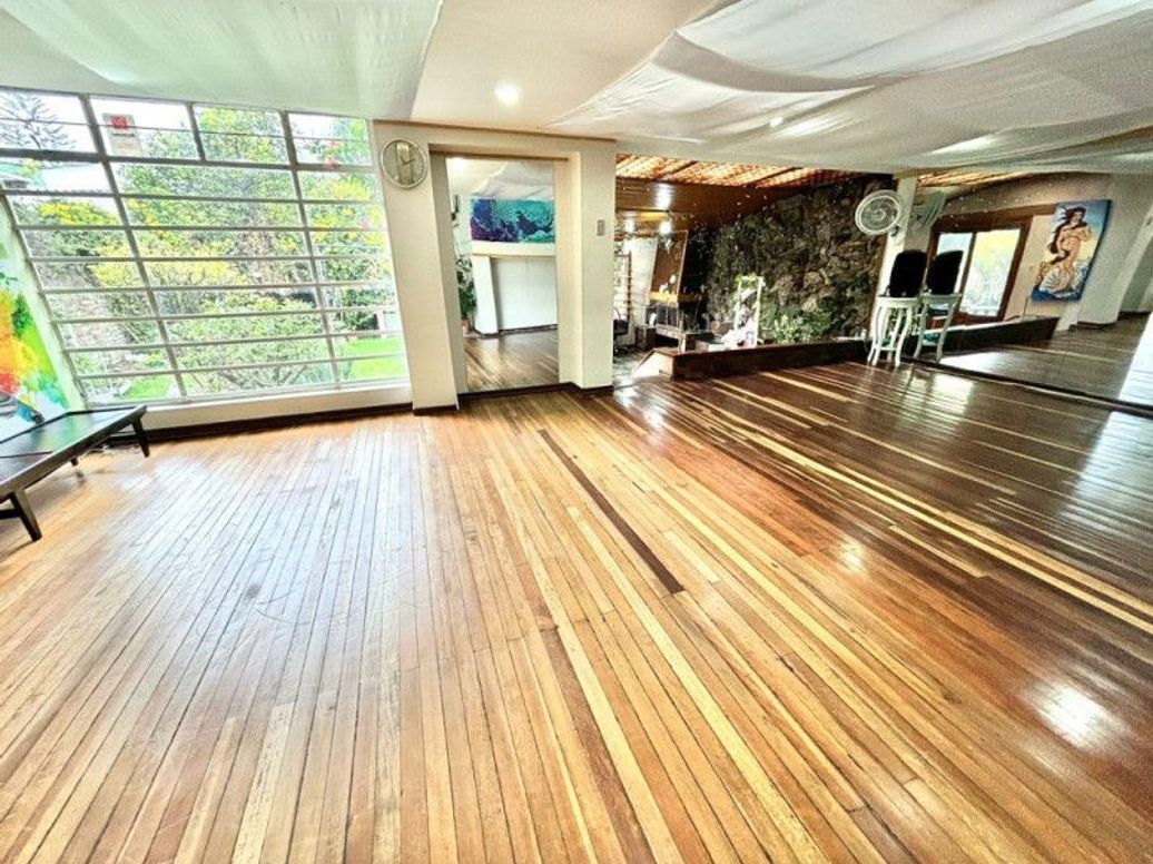 Casa de 3 alcobas en venta en Santa Ana Occidental, Bogotá, 359 m² · foto 3 de 20