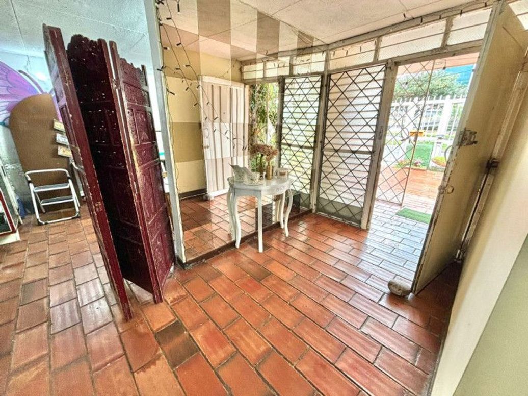 Casa de 3 alcobas en venta en Santa Ana Occidental, Bogotá, 359 m² · foto 8 de 20