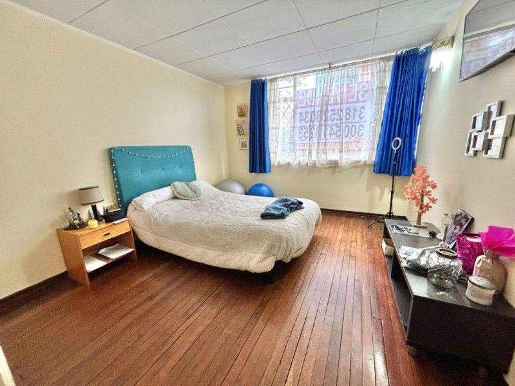 Casa de 3 alcobas en venta en Santa Ana Occidental, Bogotá, 359 m² · foto 19 de 20