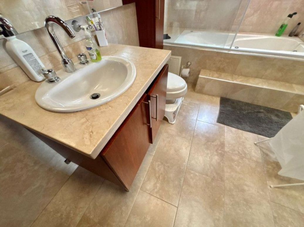 Casa de 4 alcobas en venta en San José De Bavaria, Bogotá, 237 m² · foto 17 de 20