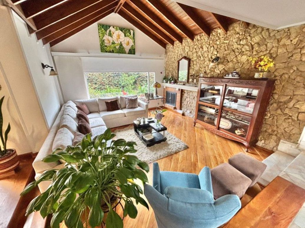 Casa de 4 alcobas en venta en San José De Bavaria, Bogotá, 237 m² · foto 3 de 20