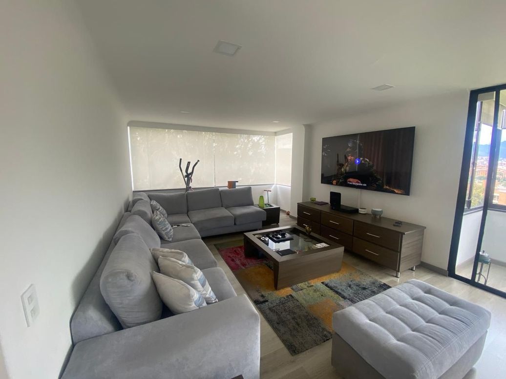 Apartamento de 3 alcobas en venta en Gratamira, Bogotá, 300 m² · foto 3 de 20