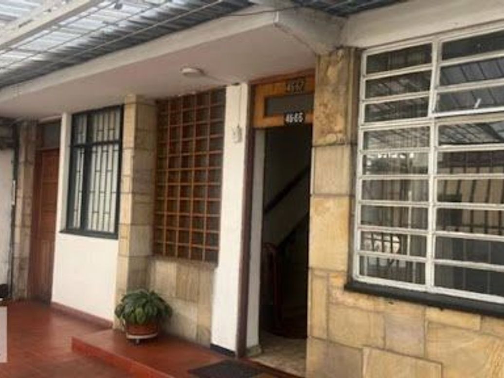 Casa de 8 alcobas en venta en Pardo Rubio, Bogotá, 292 m² · foto 4 de 18