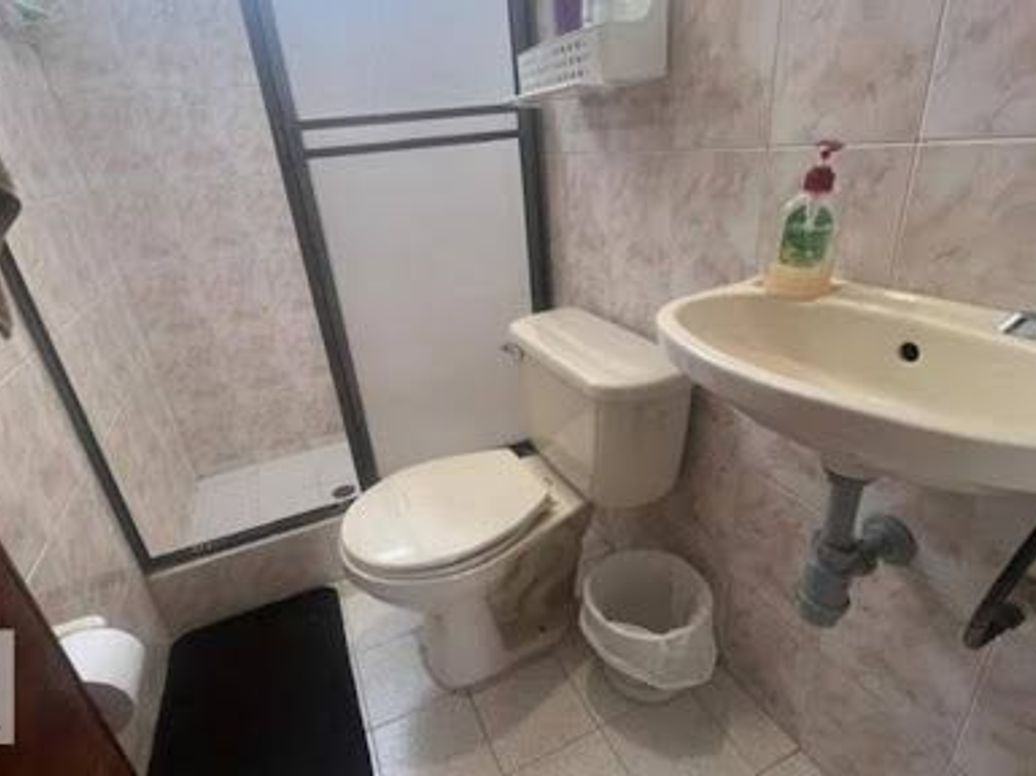 Casa de 8 alcobas en venta en Pardo Rubio, Bogotá, 292 m² · foto 15 de 18