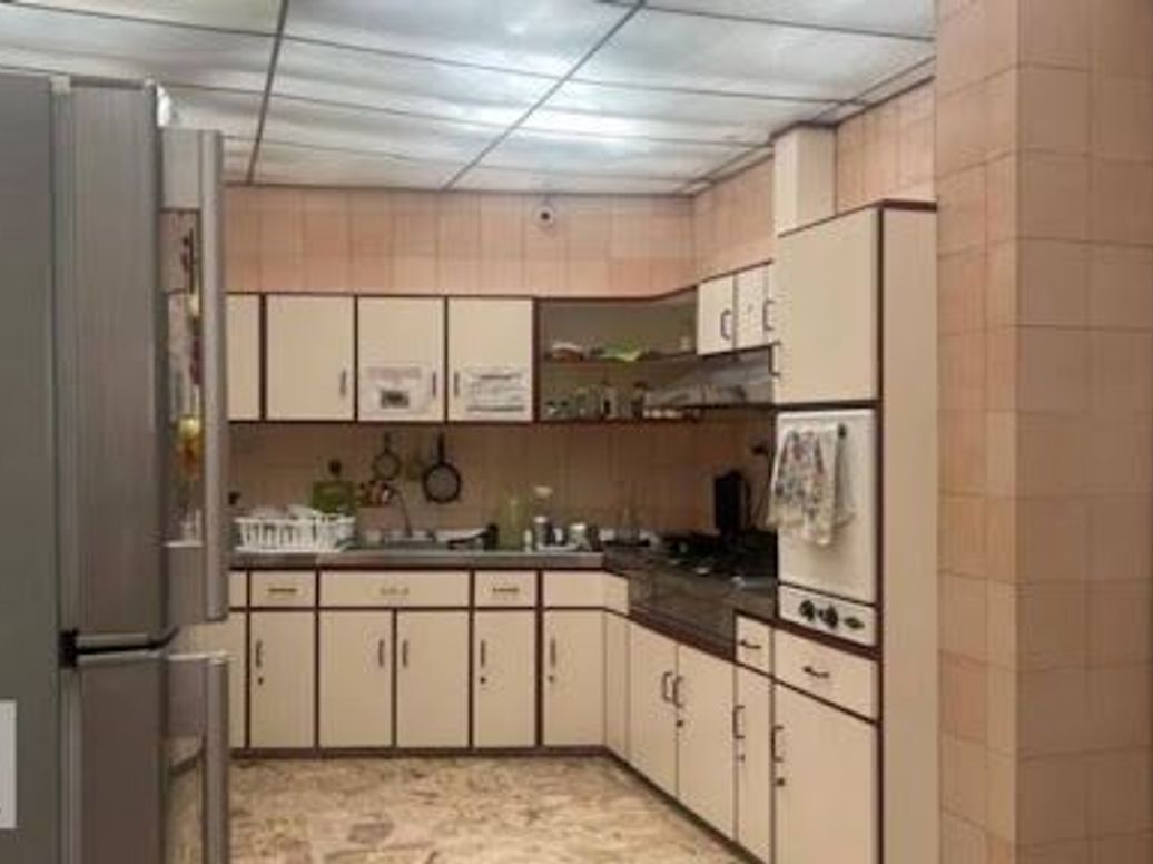 Casa de 8 alcobas en venta en Pardo Rubio, Bogotá, 292 m² · foto 9 de 18