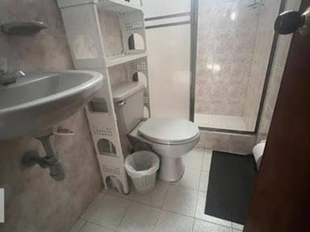 Casa de 8 alcobas en venta en Pardo Rubio, Bogotá, 292 m² · foto 16 de 18