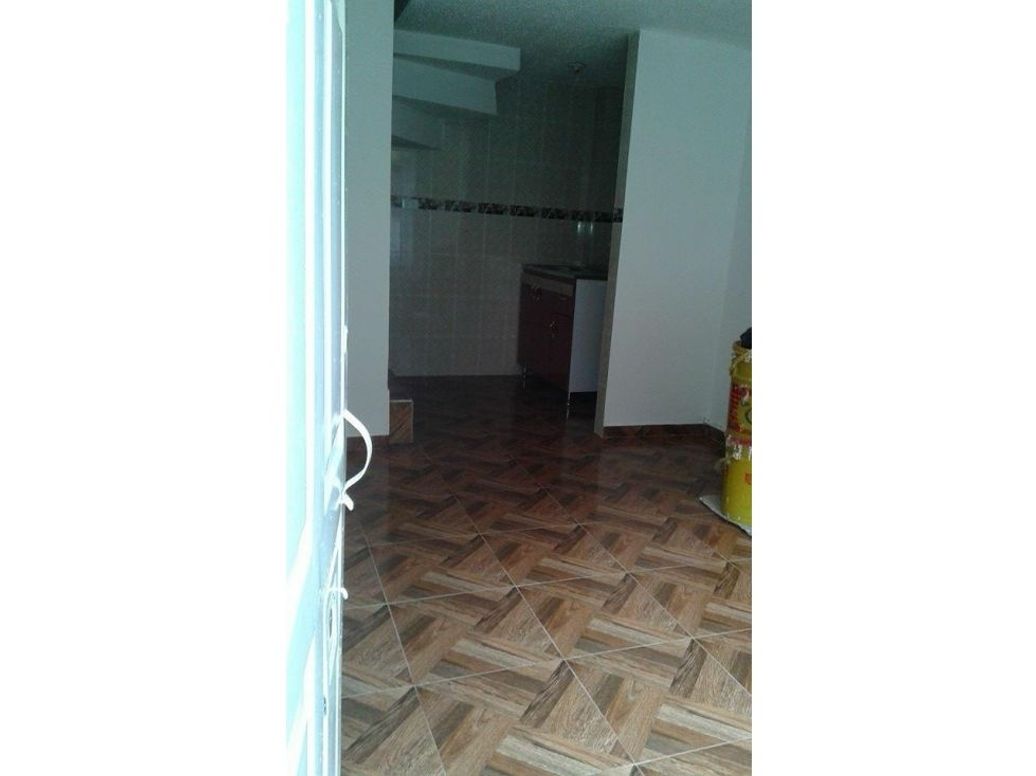 Casa de 2 alcobas en venta en Cr Recreo Reservado 3 Et. I, Bogotá, 60 m² · foto 2 de 8