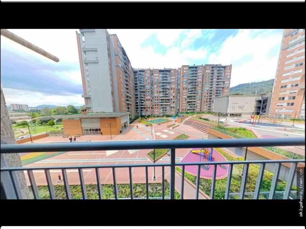 Apartamento de 3 alcobas en venta en Usaquén, Bogotá, 87 m² · foto 3 de 10