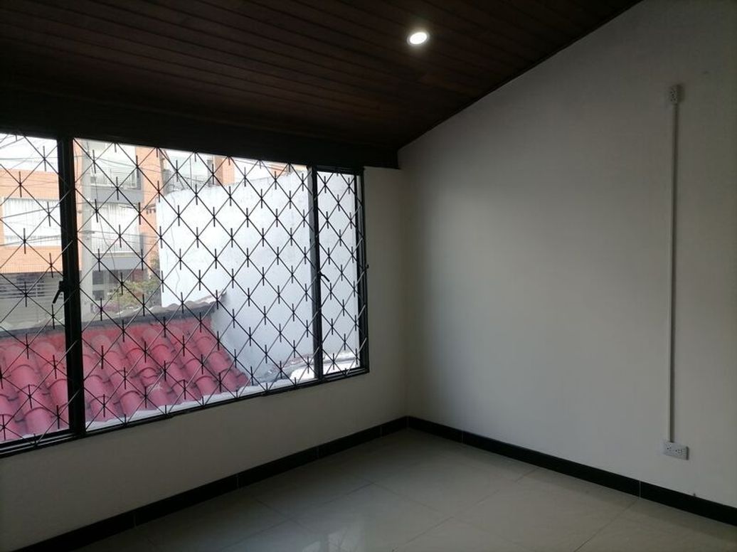 Casa de 3 alcobas en venta en El Batan, Bogotá, 250 m² · foto 6 de 17