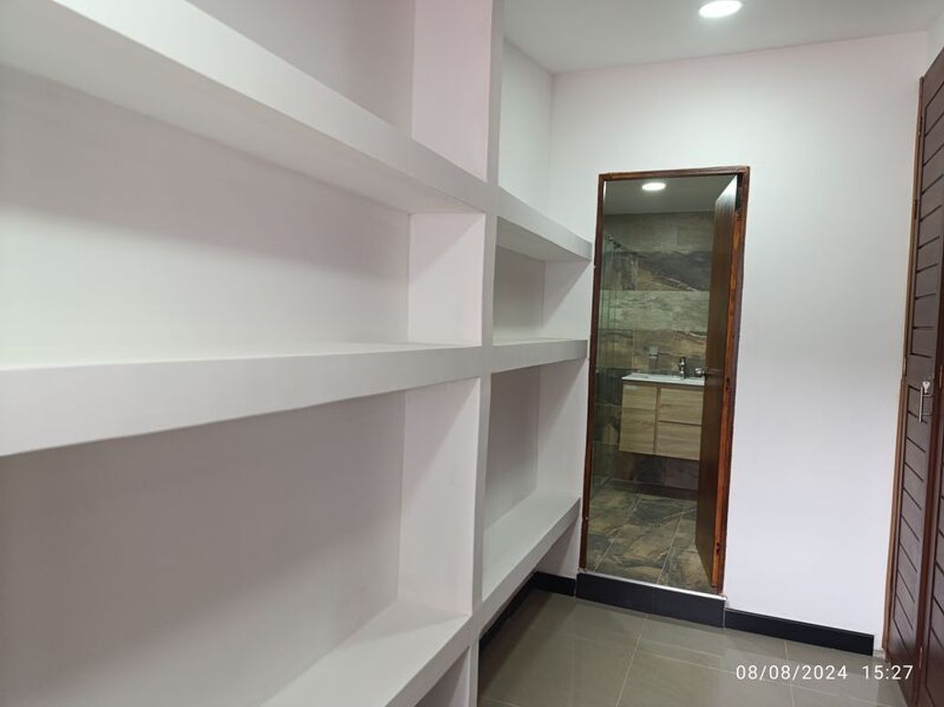 Casa de 3 alcobas en venta en El Batan, Bogotá, 250 m² · foto 15 de 17
