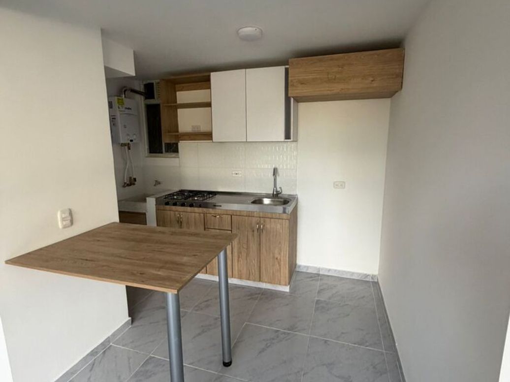 Apartamento de 2 alcobas en venta en Casa Blanca, Bogotá, 42 m² · foto 4 de 12